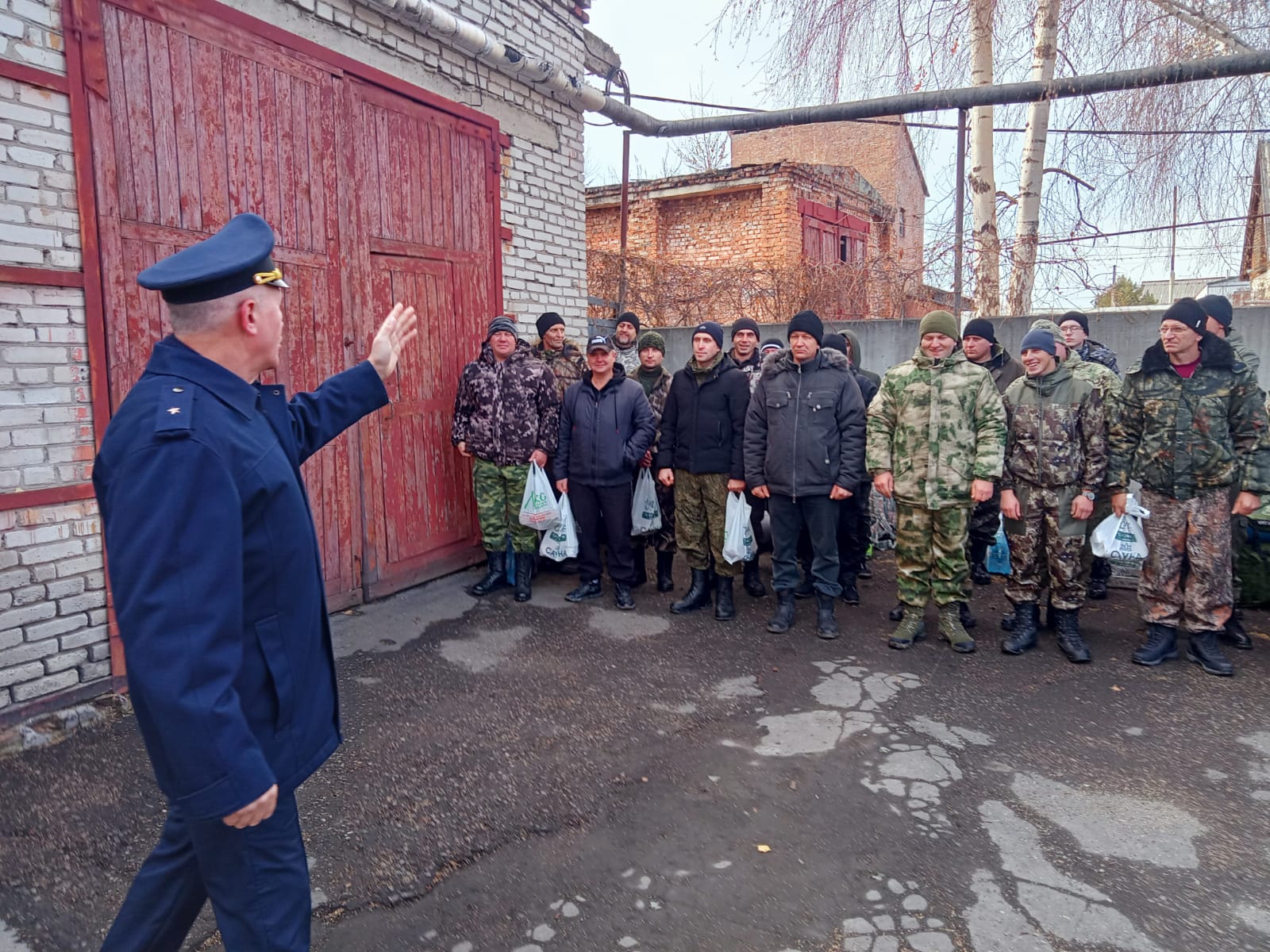 Видео: отправка мобилизованных продолжается из Камня-на-Оби | Каменские  новости