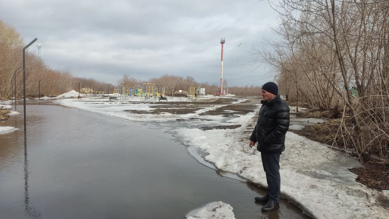 В Камне-на-Оби из-за отсутствия водоотведения затопило парк,  благоустроенный по нацпроекту за 6 млн руб | Каменские новости