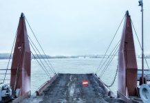 На Оби прекращено паромное сообщение. Ждем аэролодку