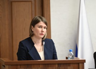 Директор комплексного центра Каменского района Маргарита Мишустина выступила в Парламентском центре АКЗС