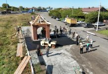 В Камне-на-Оби заасфальтировали территорию у Народной часовни